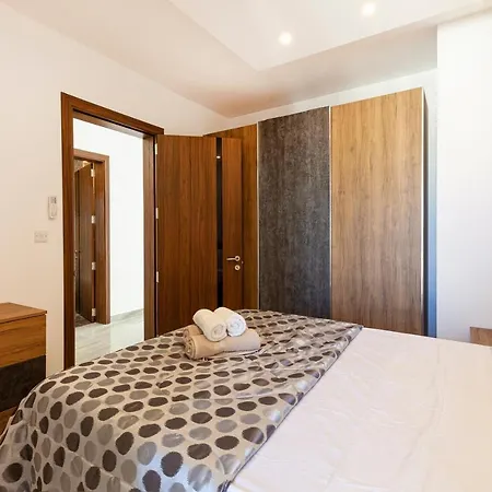Lejlighed King Size Brand New Apt Just Off Spinola With Wifi By 360 Estates Ta' Cikkun